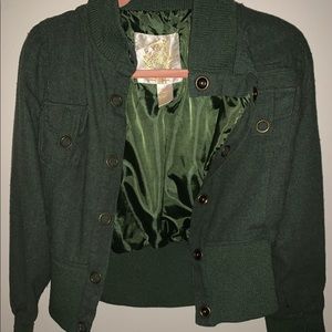 Hunter green button lightweight jacket.